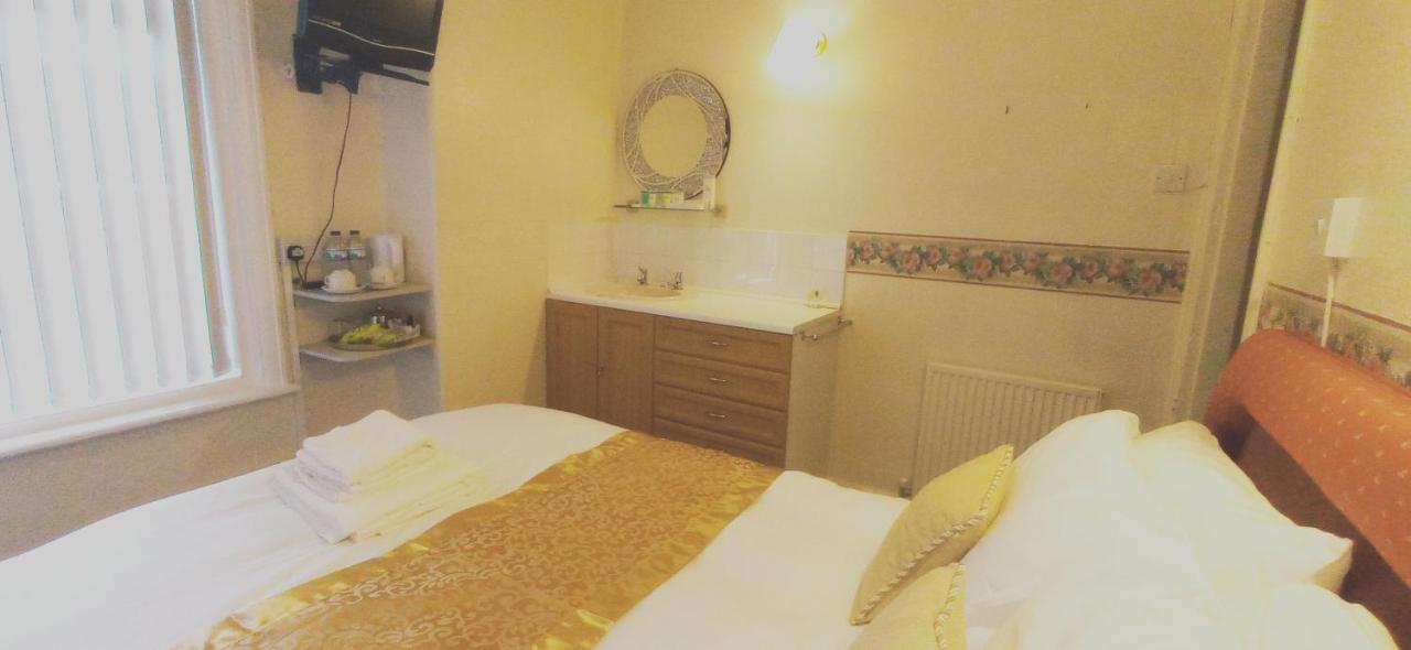 Lily Hotel Blackpool Bagian luar foto
