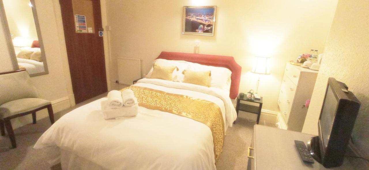 Lily Hotel Blackpool Bagian luar foto