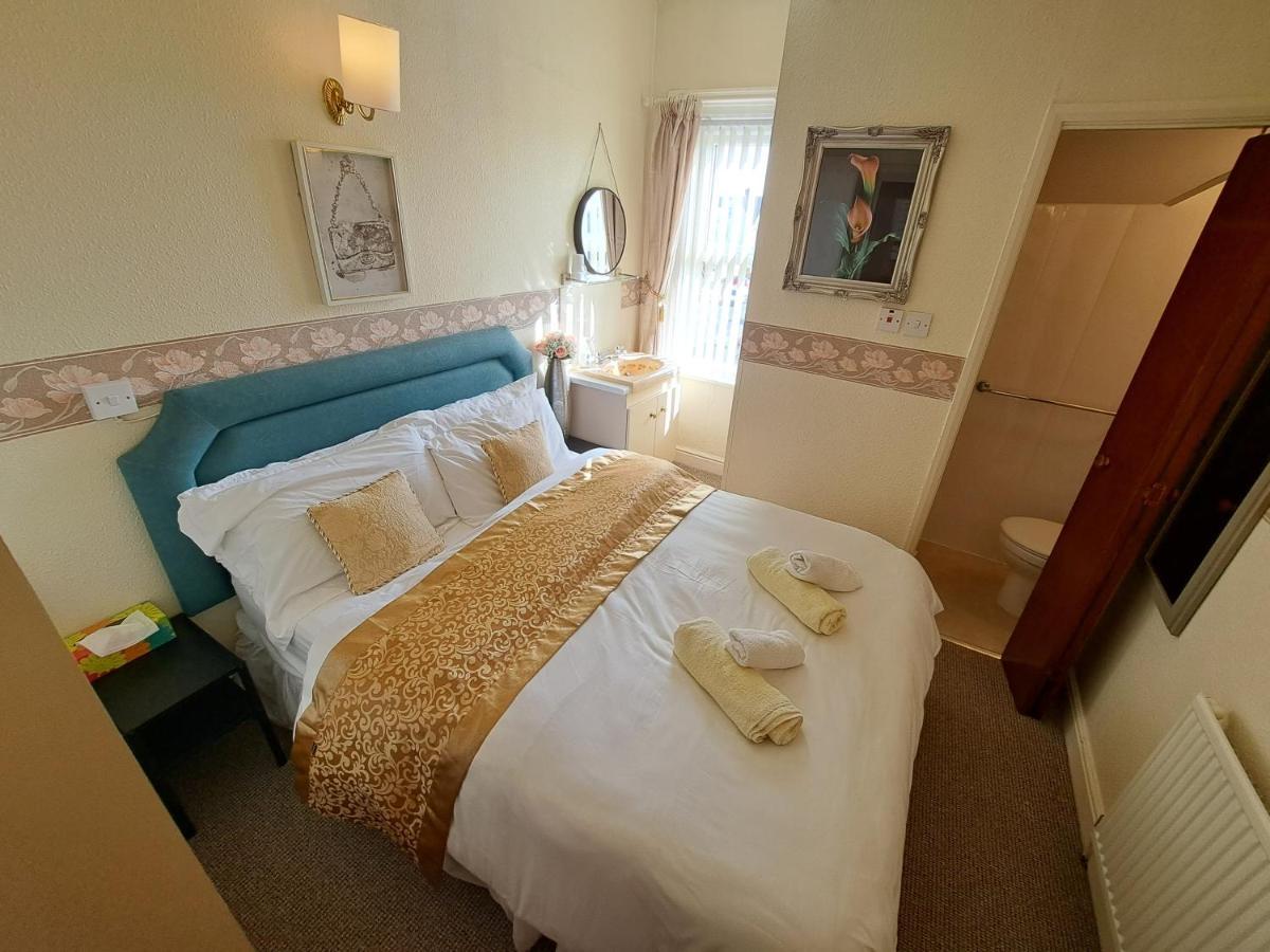 Lily Hotel Blackpool Bagian luar foto