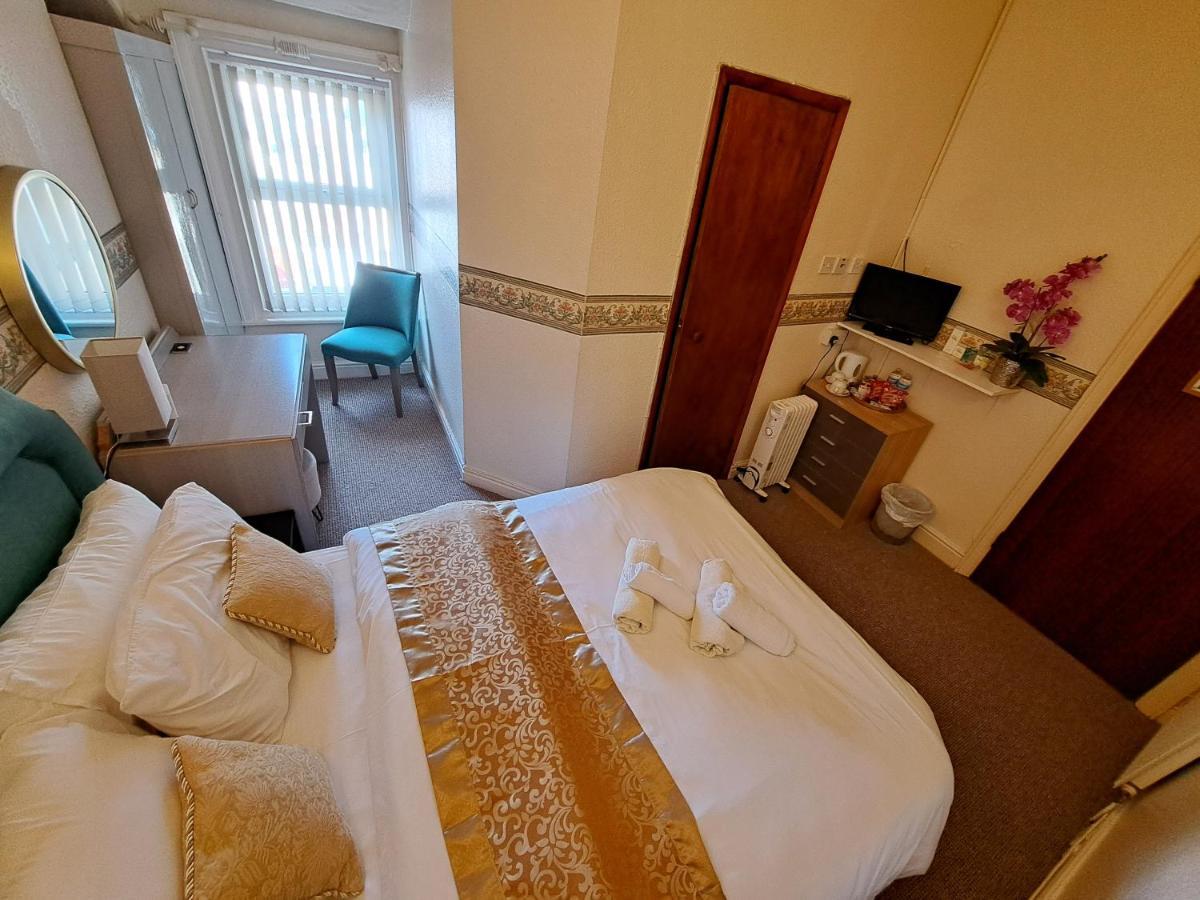 Lily Hotel Blackpool Bagian luar foto